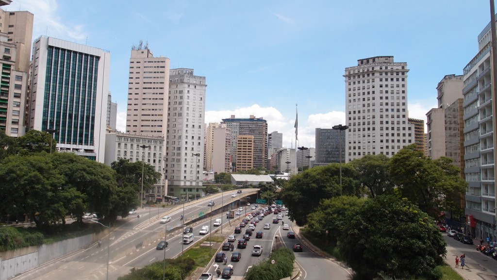 Buildings, foule démesurée, street art : bienvenue à Sao Paulo