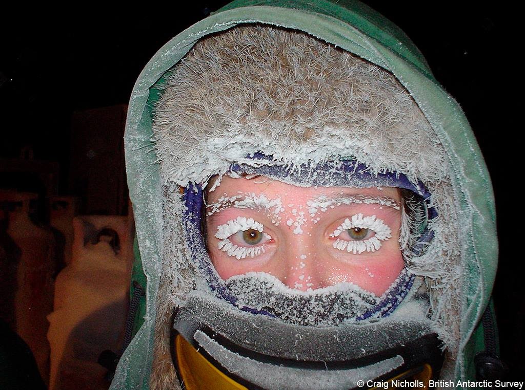 Eldoradonews tend son micro à Alexander, ingénieur satellite en Antarctique pendant 15 mois !